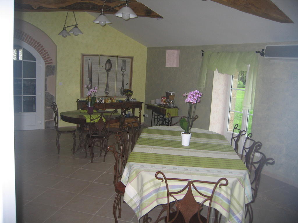 La Minaudiere Nueil-sous-les-Aubiers Exterior photo