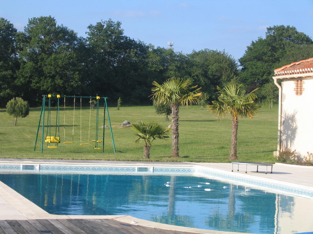 La Minaudiere Nueil-sous-les-Aubiers Exterior photo