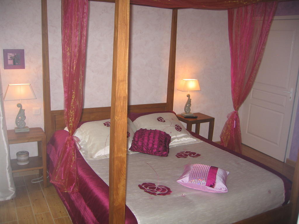La Minaudiere Nueil-sous-les-Aubiers Room photo