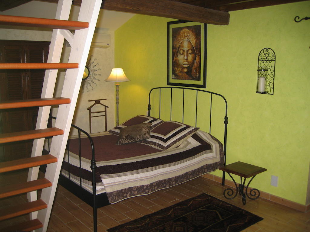 La Minaudiere Nueil-sous-les-Aubiers Room photo