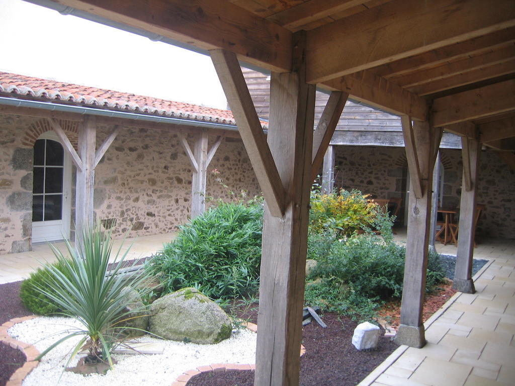 La Minaudiere Nueil-sous-les-Aubiers Exterior photo