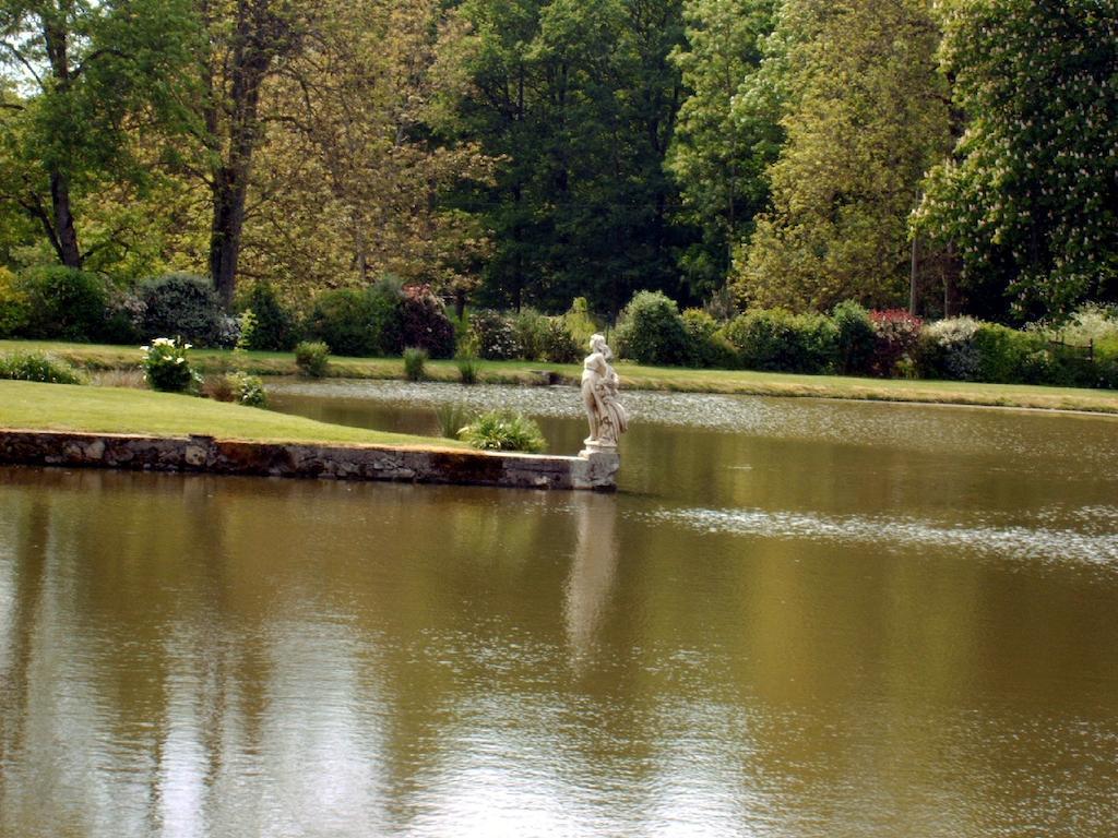 La Minaudiere Nueil-sous-les-Aubiers Exterior photo